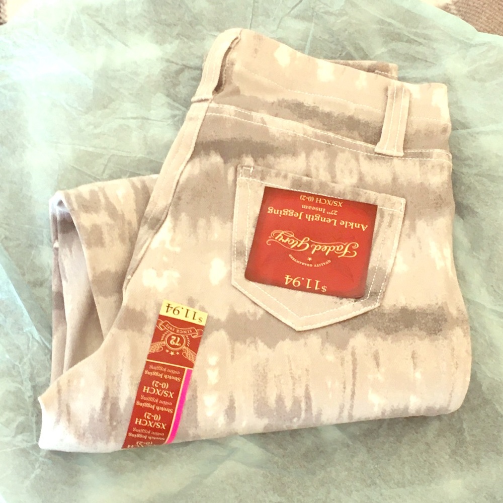 GRAY & WHITE SKINNY JEGGINGS